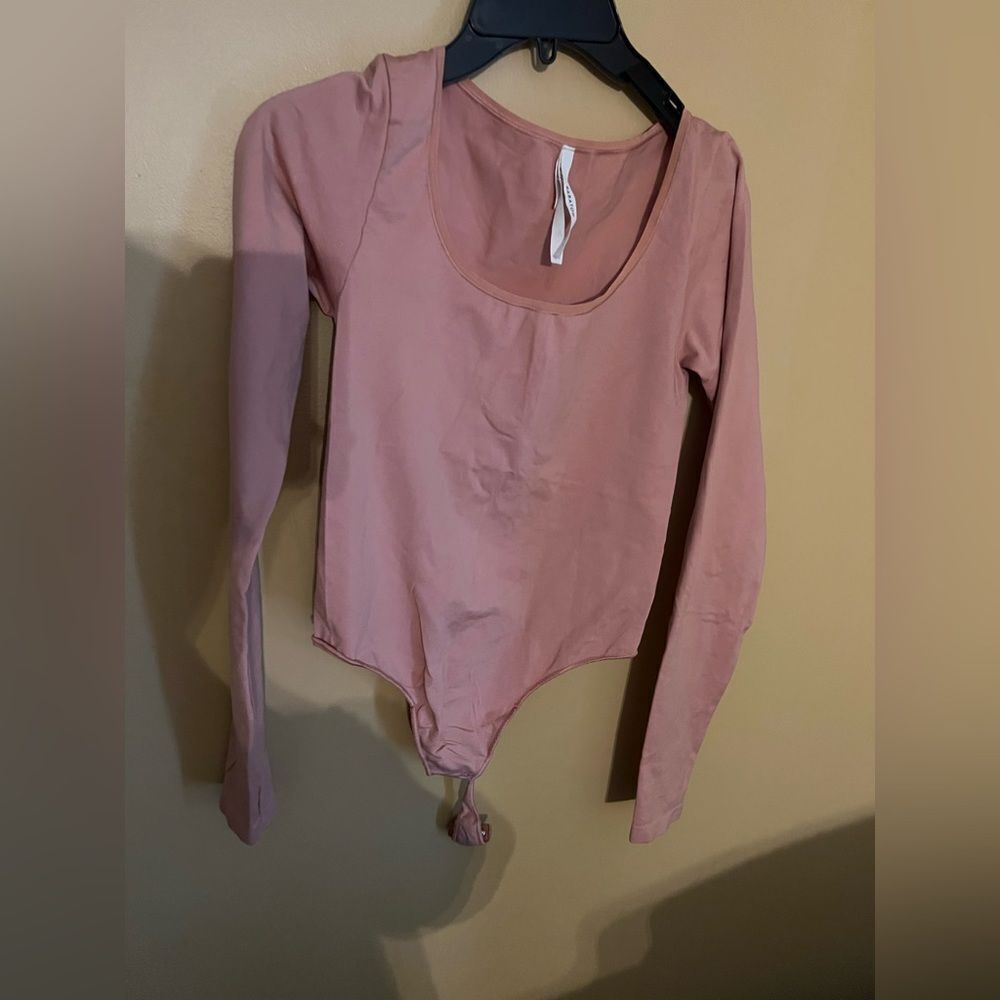 Babaton‎ medium pink bodysuit